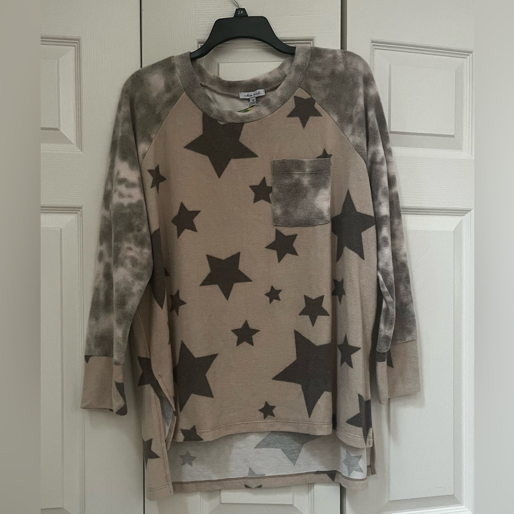 NWT - White Birch - Taupe Star Fleece Top - Womans 1XL
